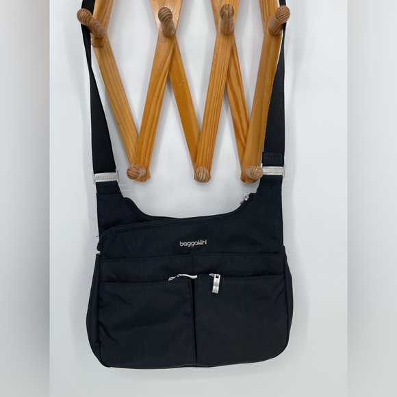 Baggallini Handbags - Baggallini Black Nylon Crossbody Organizer